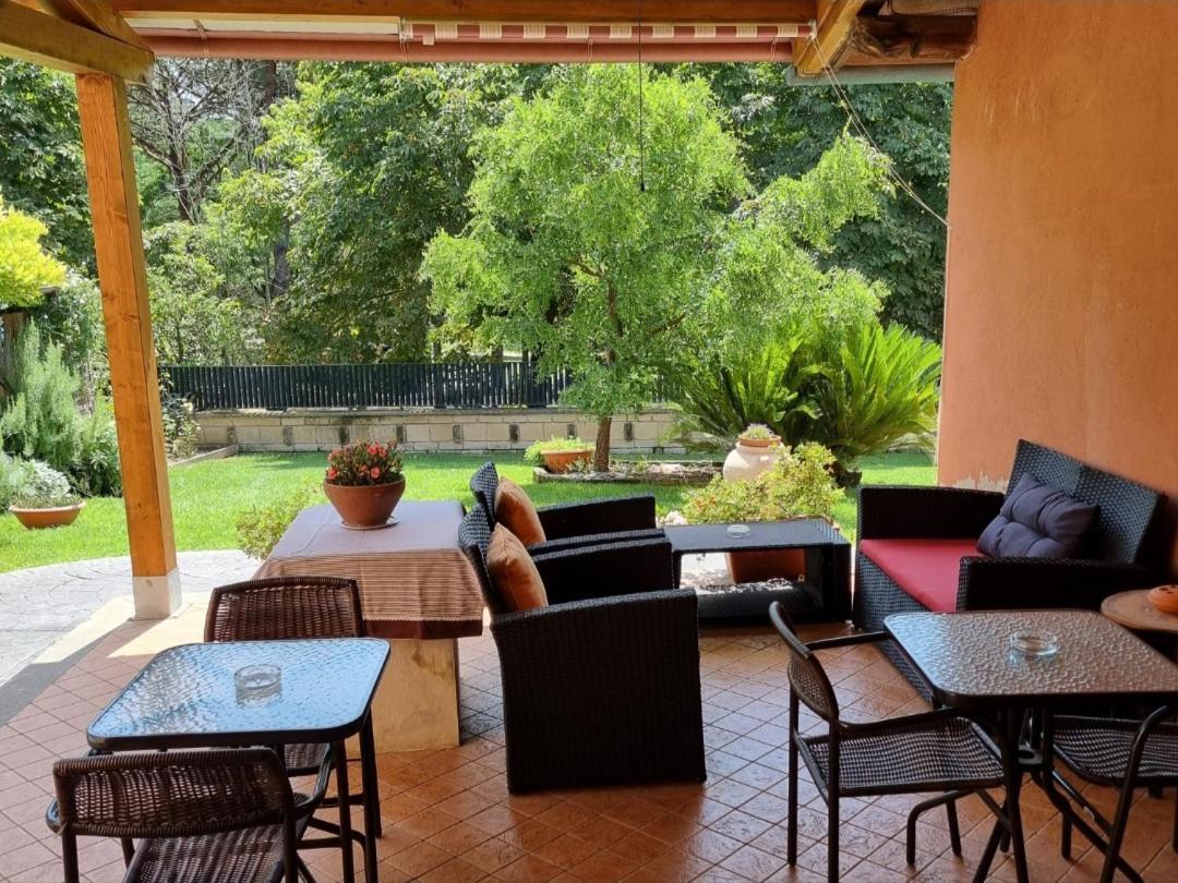 Il Casale Nel Parco Guesthouse Рим Экстерьер фото